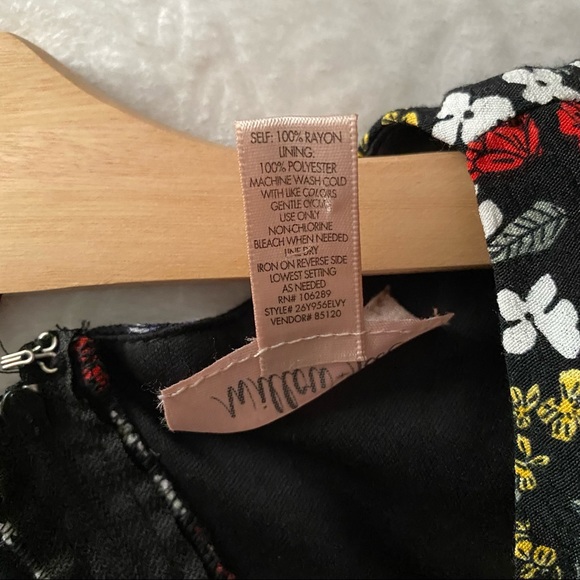 Floral Print Stomach Cut Out Short Sleeve Dress - Picture 12 of 14